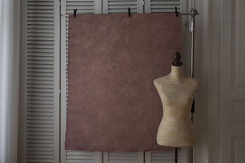 Mályva és barna rusztikus vászon háttér